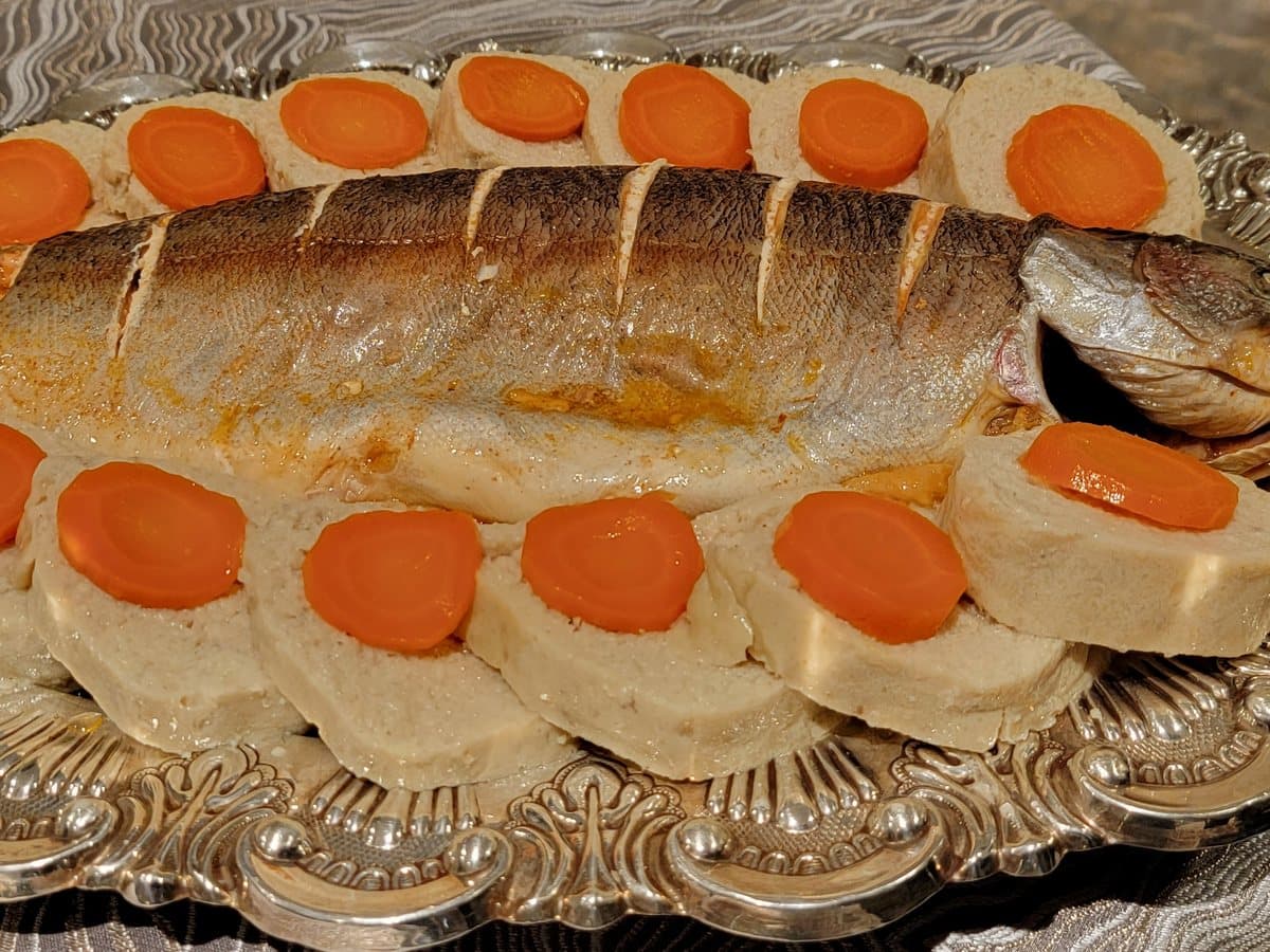 Gefilte Fish Platter