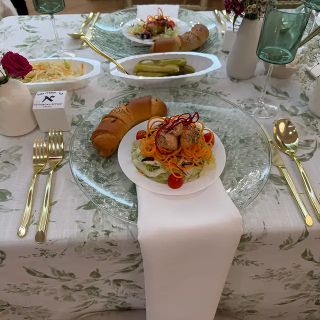 A bar mitzvah seudah catered by Mashmanim