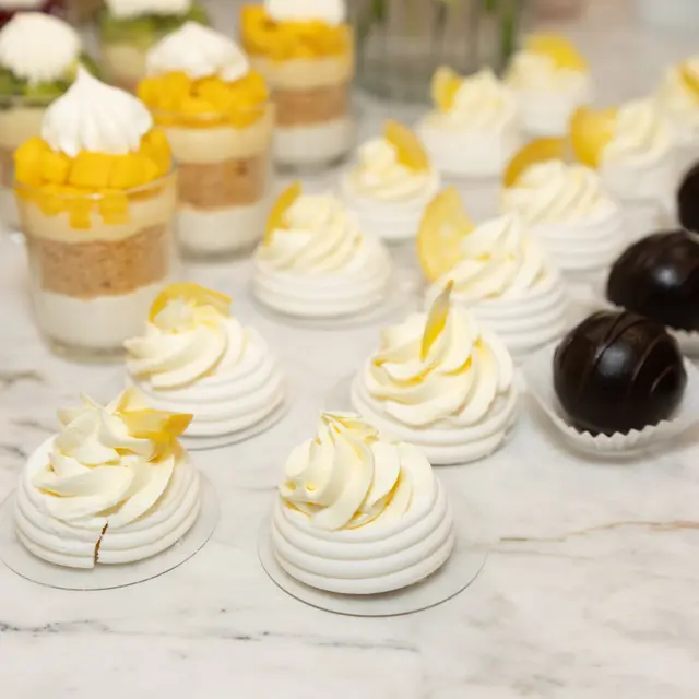 Miniature desserts from the Mashmanim kitchen