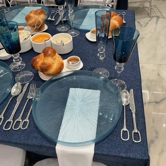 A bar mitzvah seudah catered by Mashmanim
