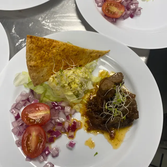A Shabbos table set by Mashmanim