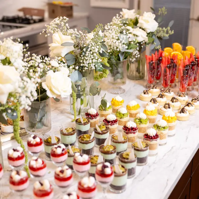Flowers and centerpieces arranged by Mashmanim