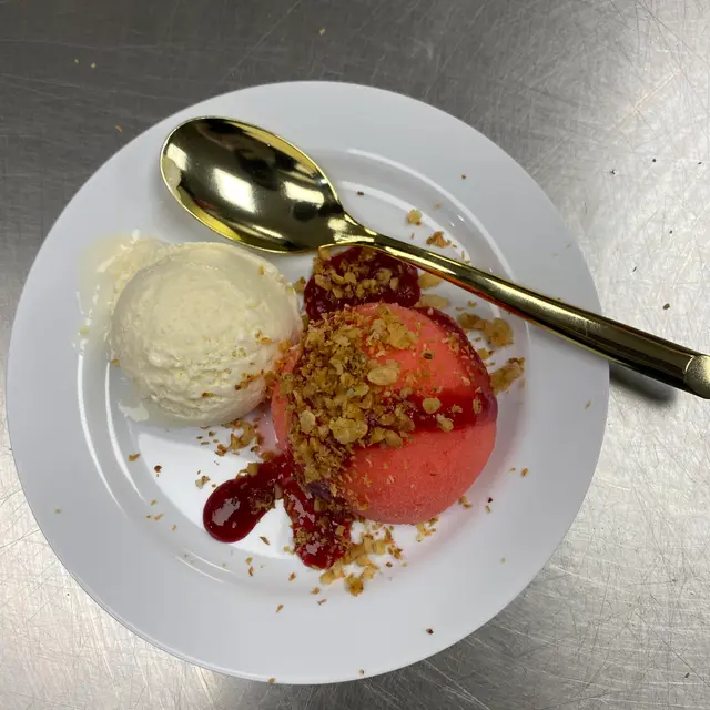 Cakes, salads and desserts from the Mashmanim kitchen