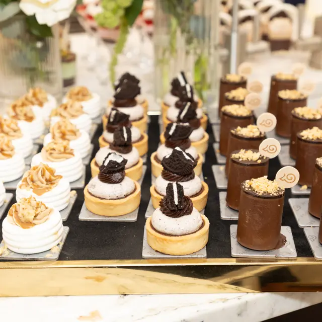 Miniature desserts from the Mashmanim kitchen